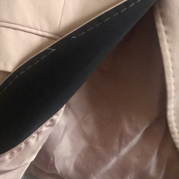 SOLD H&M Baby Pink Blazer - Picture 4 of 15